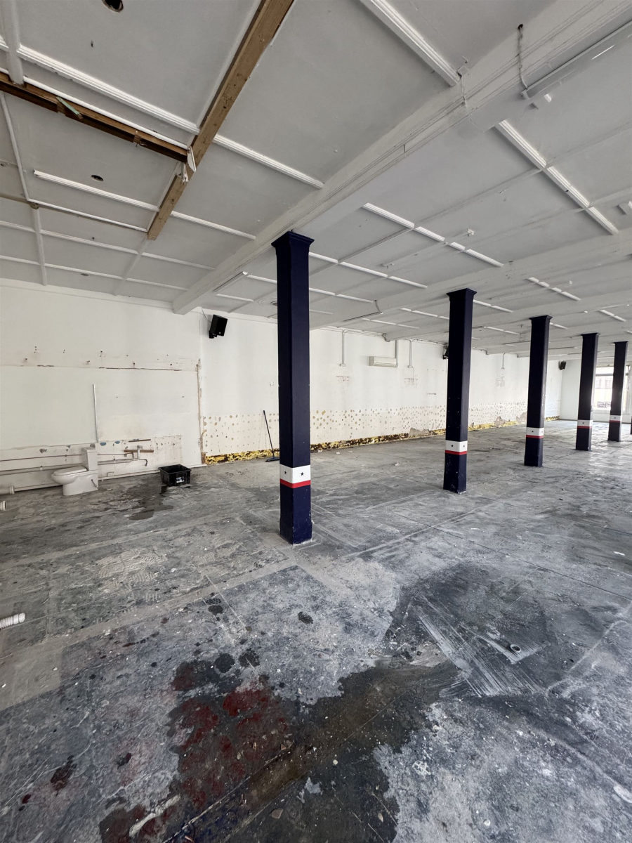 Commercial space fully cleared